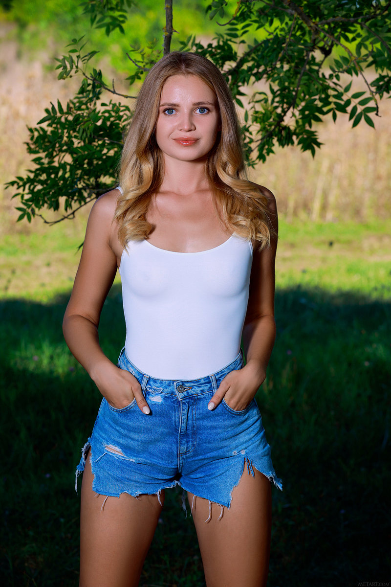 Варвара, 24 года, 2 размер груди